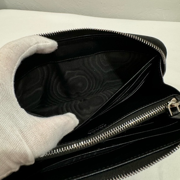 PRADA Saffiano Zippy Wallet - Picture 9 of 16